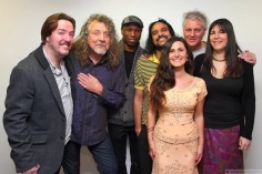 With Deborah Rose and Band plus a special guest; Robert Plant. (Band - Kadialy Kouyate, Mendi Singh, Simon and Catherine Harper)